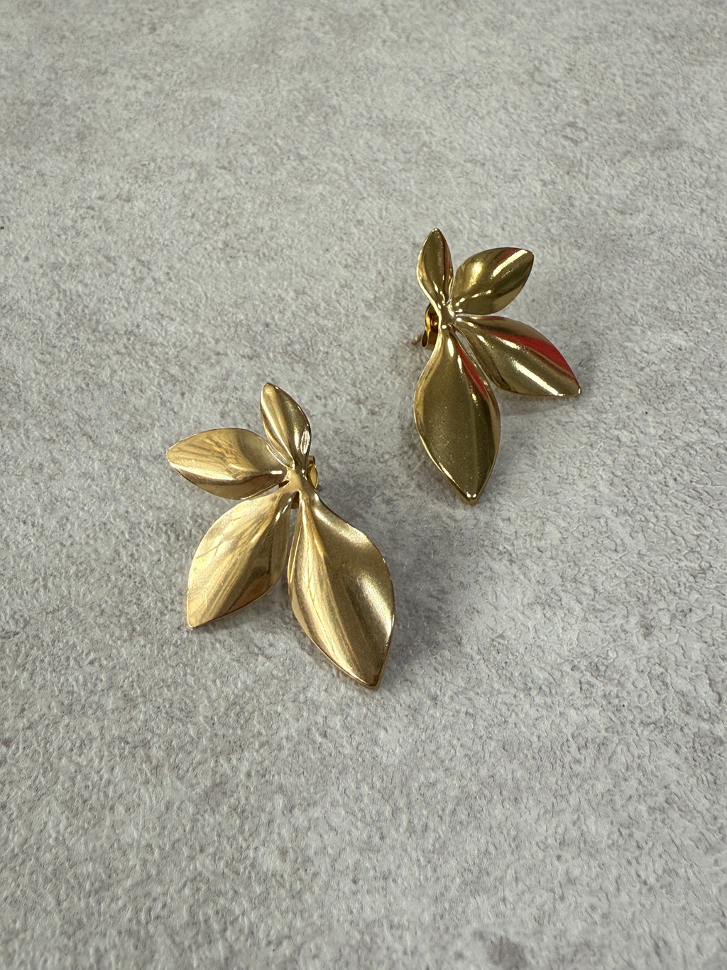 AME Luxe 005: Leaf Gold Earrings