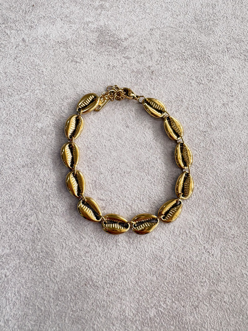 AME Luxe 010: Shell Summer Bracelet