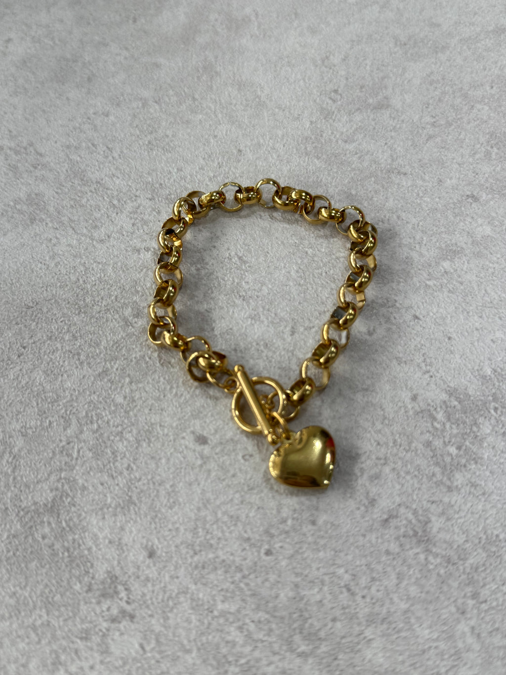 AME Luxe 007: Heart Gold Chain Bracelet