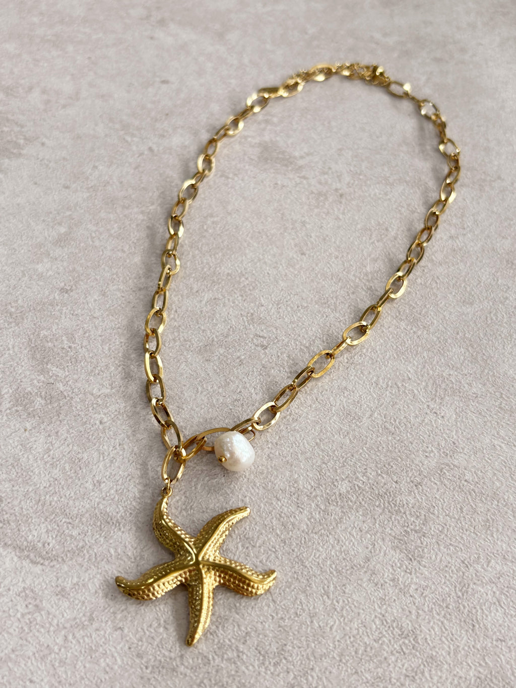 AME Luxe 008: Gold Starfish Necklace